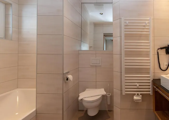 Neder 3* 이스크글